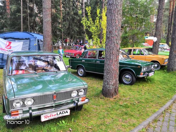 «Жигули» ВАЗ-2103 - мечта каждого автолюбителя с 1972 по 1984